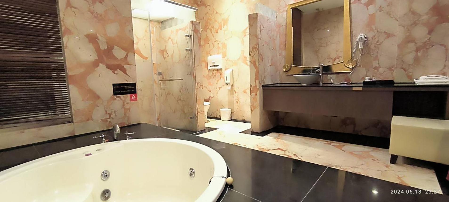 Shantis Motel Csiaji Kültér fotó